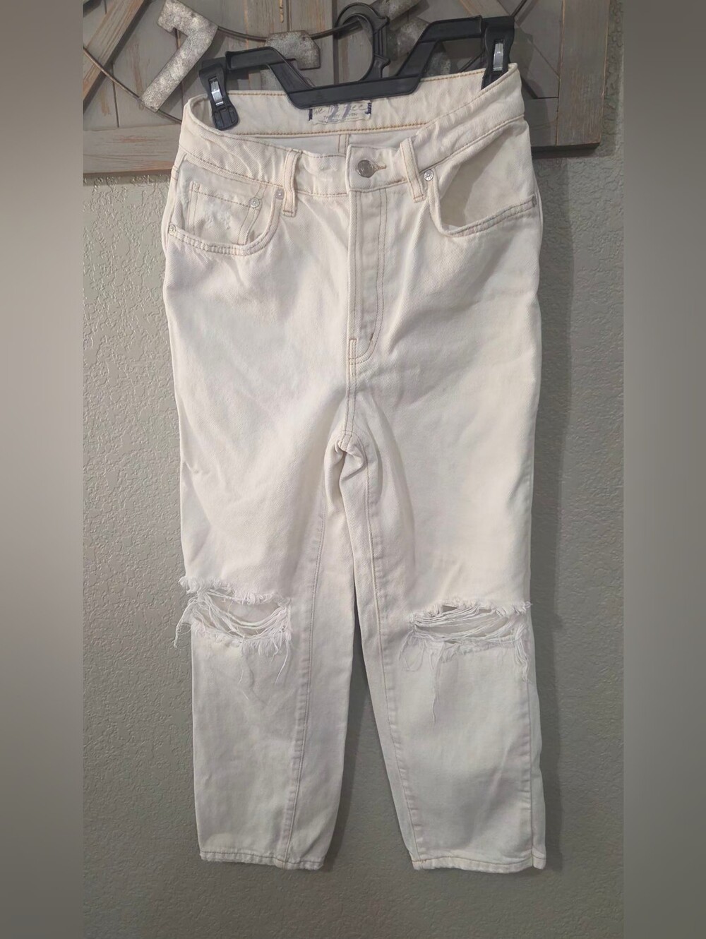 We The Free / Free People Distressed Jeans Size 27